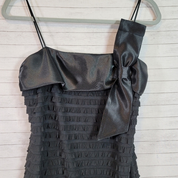 VINTAGE JOSEPH RIBKOFF RUFFLE TIERED LITTLE BLACK DRESS, W FRONT SATIN BOW, SZ 8 - Picture 4 of 14